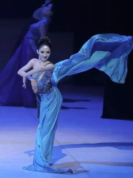 曹舒慈