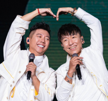 早年经历1975年11月18日陈羽凡出生于北京,原本应当跟随海军父亲生活