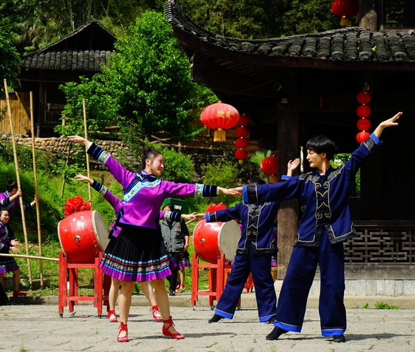 土家族