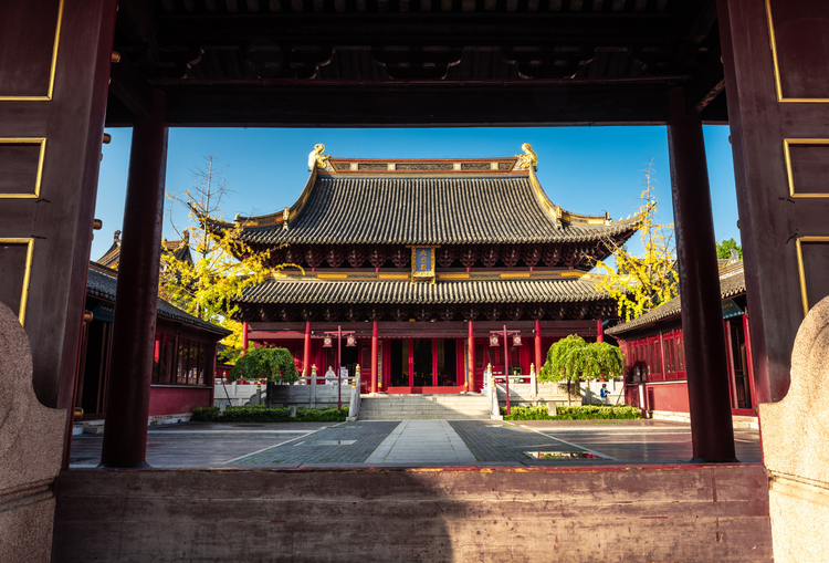 将言偃作为祭祀对象，可谓常熟文庙的一大特色。其中言子专祠为全国重点文物保护单位。言偃，常熟人。.jpeg