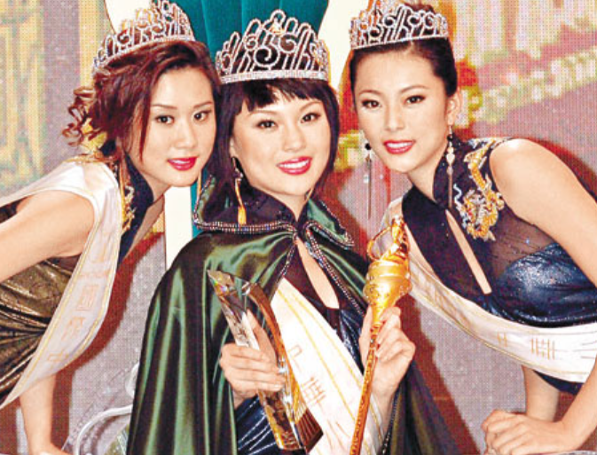 国际中华小姐竞选现场朱璇（中）.png