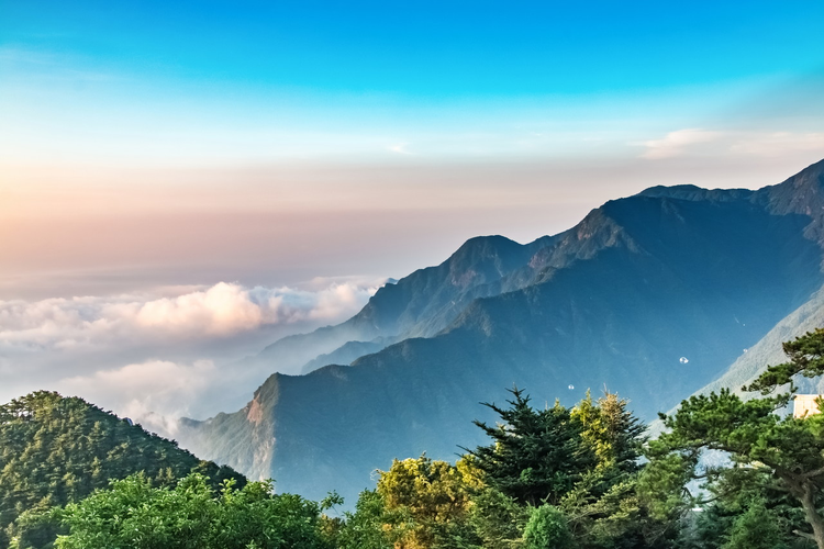 江西省九江市庐山风景区云海山谷自然景观.jpeg
