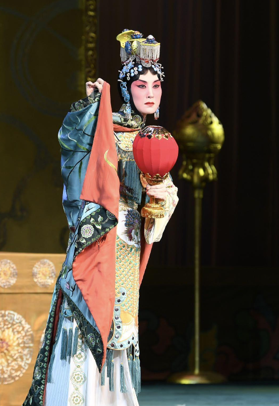 张火丁
