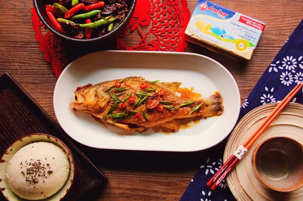 煎鲈鱼