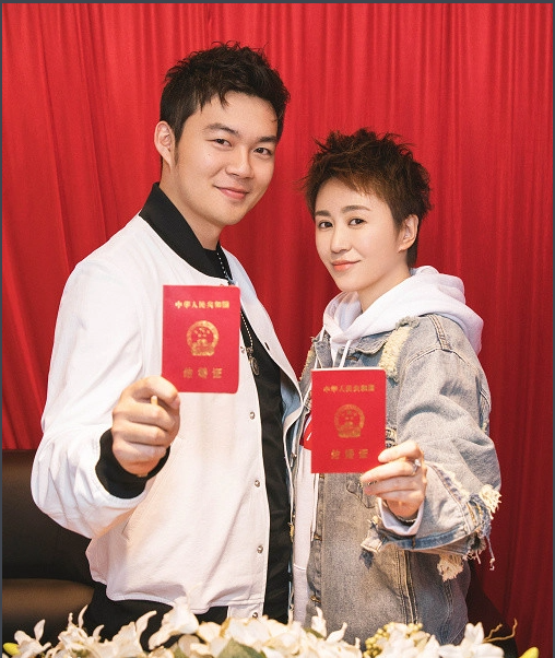 马丽.png