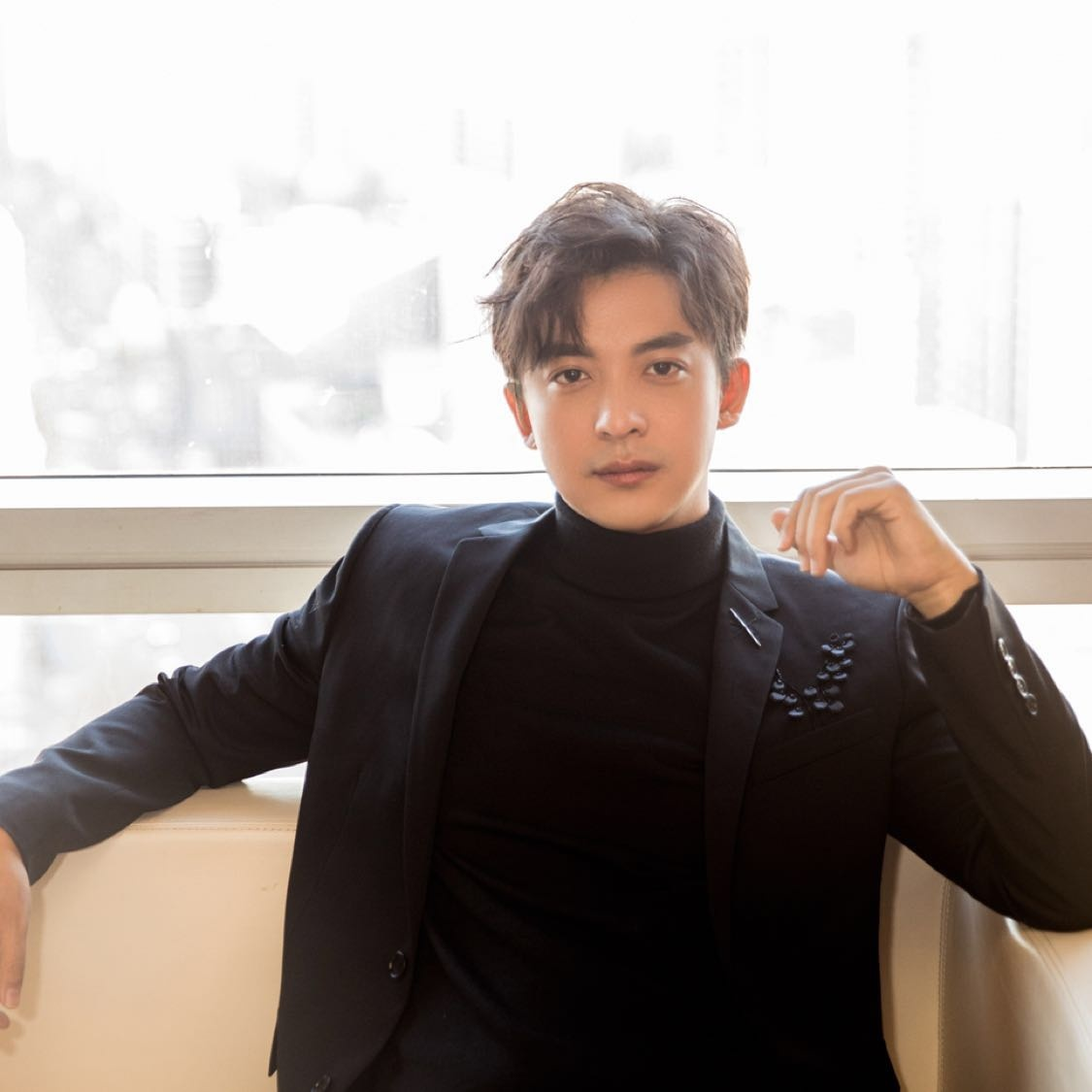 李佳航