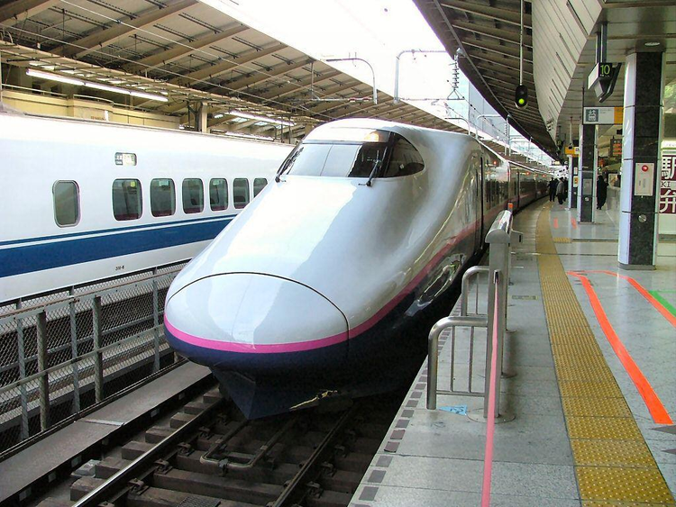 川崎重工E2系新干线列车