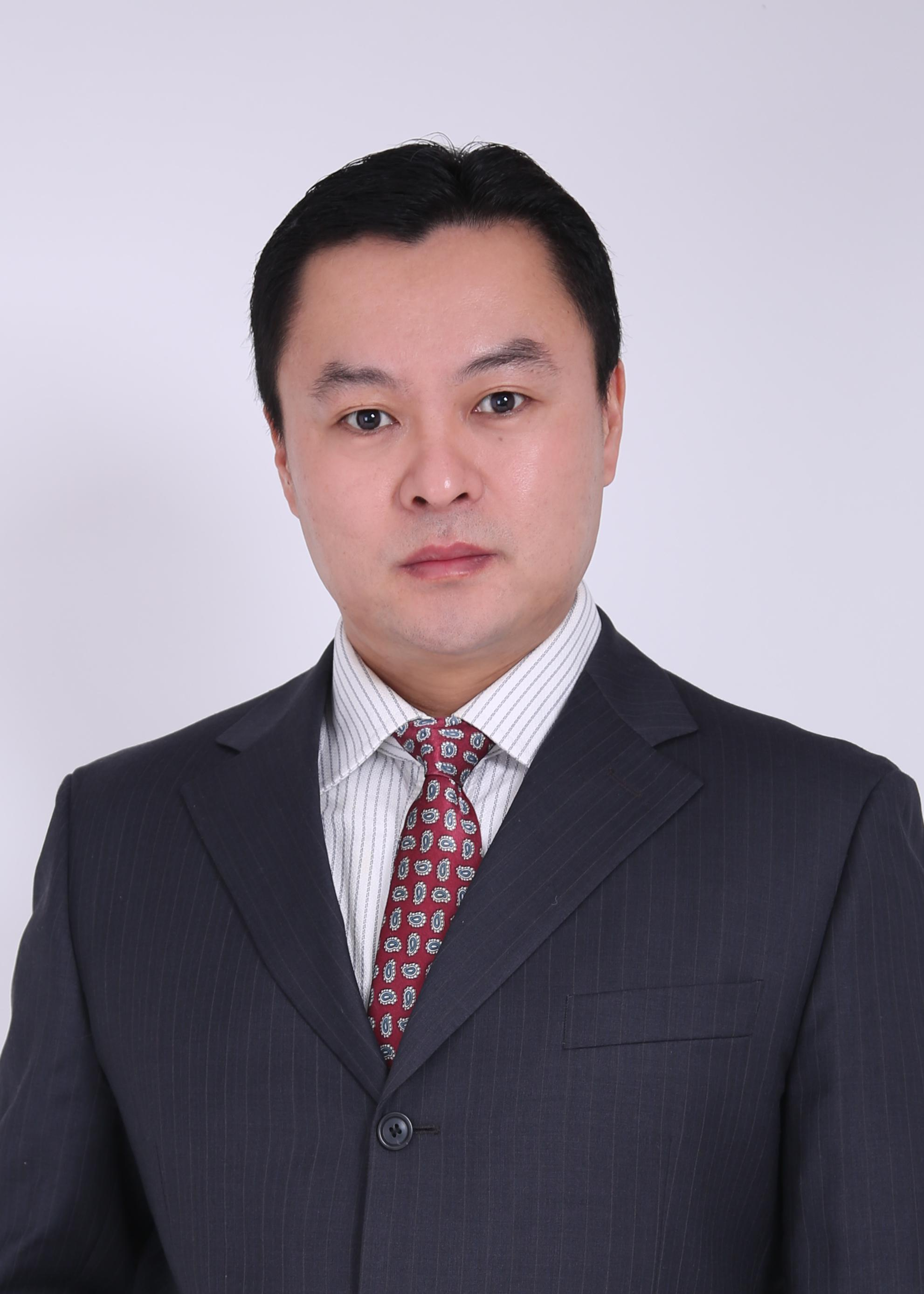 李伟