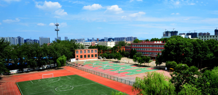 第一拖拉机制造厂拖拉机学院