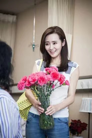 于明加