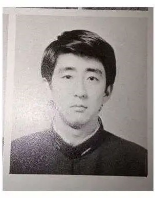 安培晋三图片