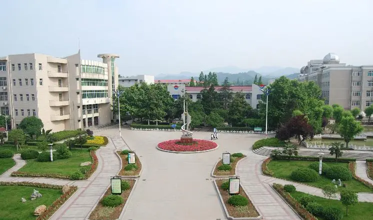 六安市毛坦厂中学