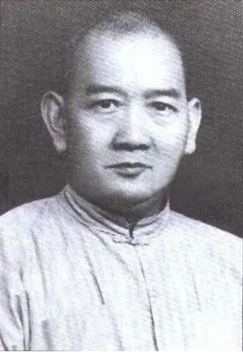 黄麒英