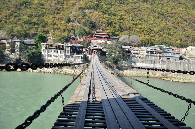 泸定桥桥头铁索