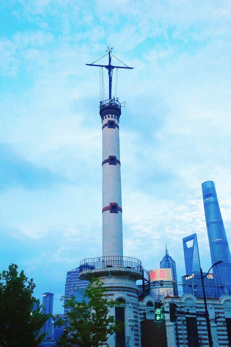 探访上海外滩气象信号台：魔都最早的天气风向标

