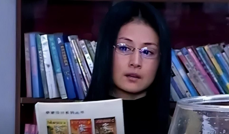黄轩.jpeg