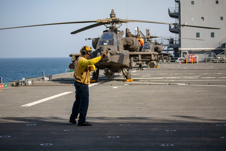 AH-64武装直升机