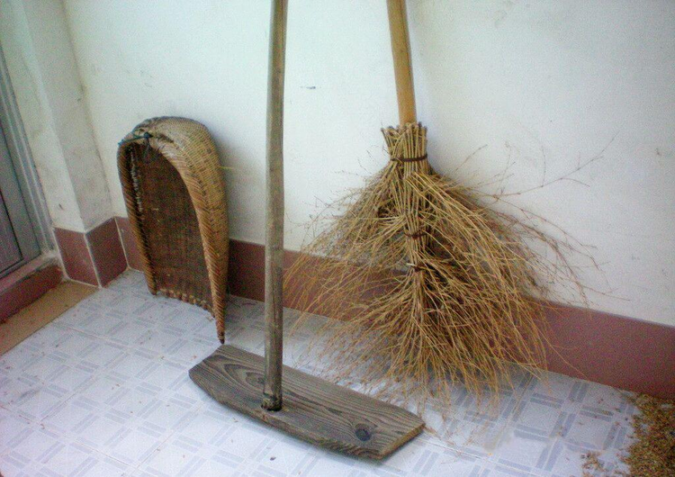 铁炉村