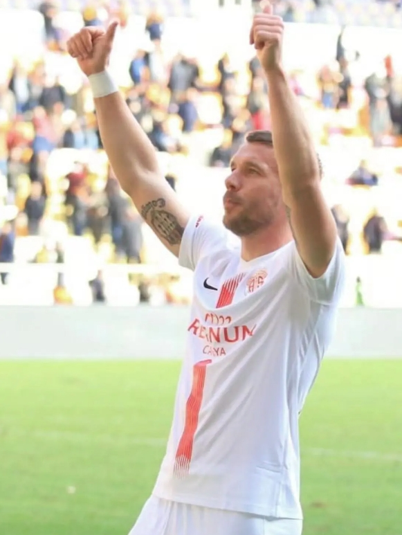 卢卡斯·波多尔斯基