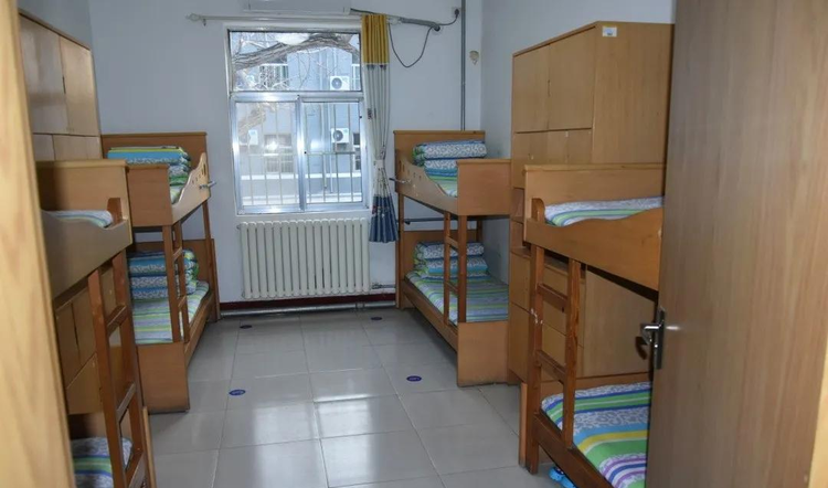 泰山外国语学校