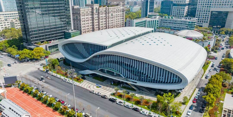 黄龙体育中心游跳馆