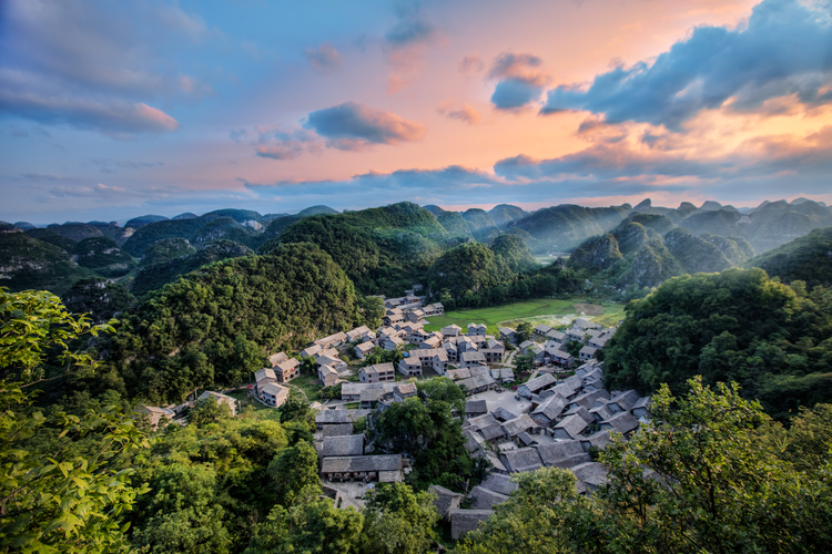 镇宁布依族苗族自治县