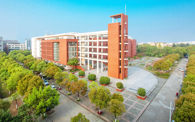 长江大学东校区14号教学楼.png