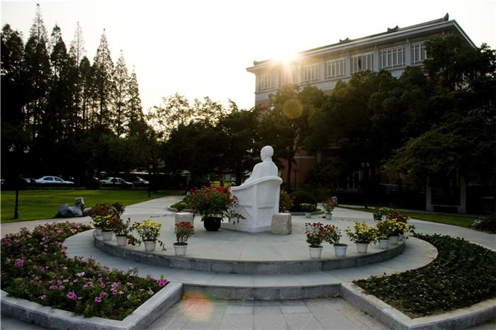 上海体育大学