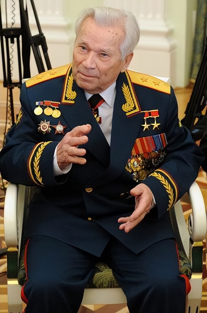 卡拉什尼科夫中将