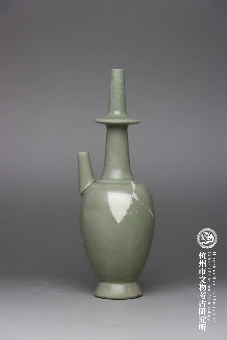 越窑净瓶.jpeg