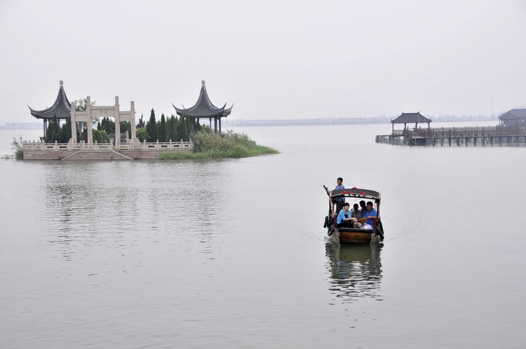 江苏锦溪古镇“陈妃水冢”（资料）
