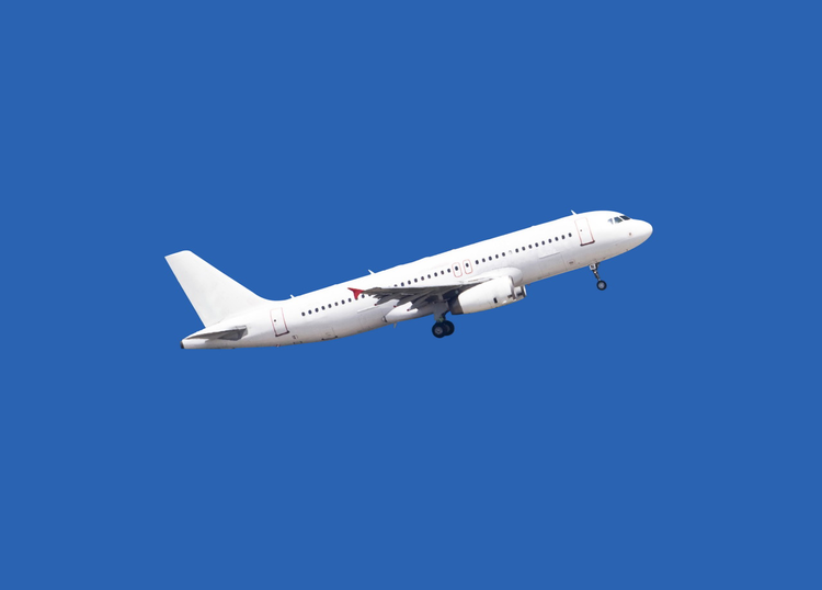 天空飞翔的大型客运飞机.jpeg