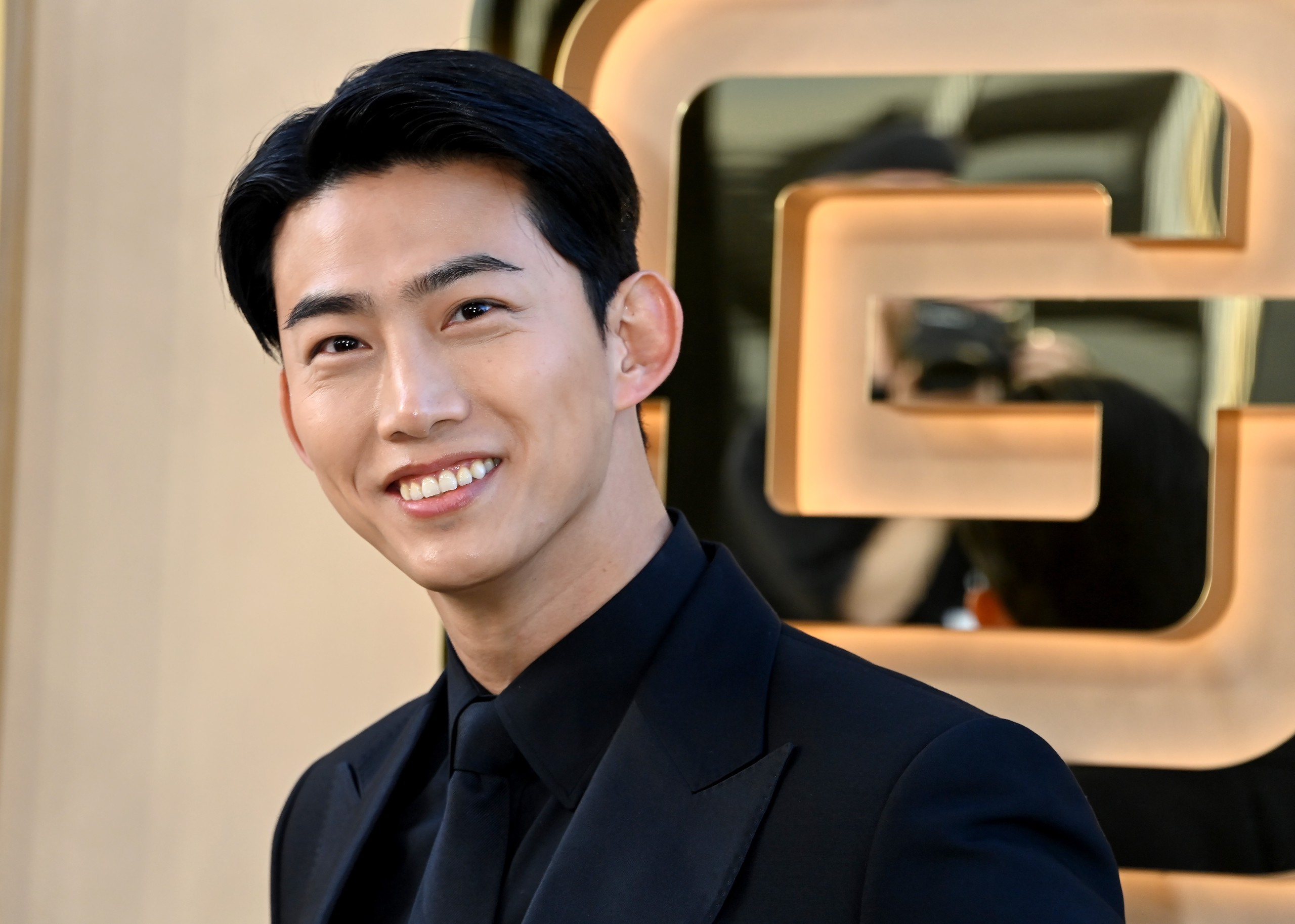 玉泽演韩国组合2pm成员歌手演员