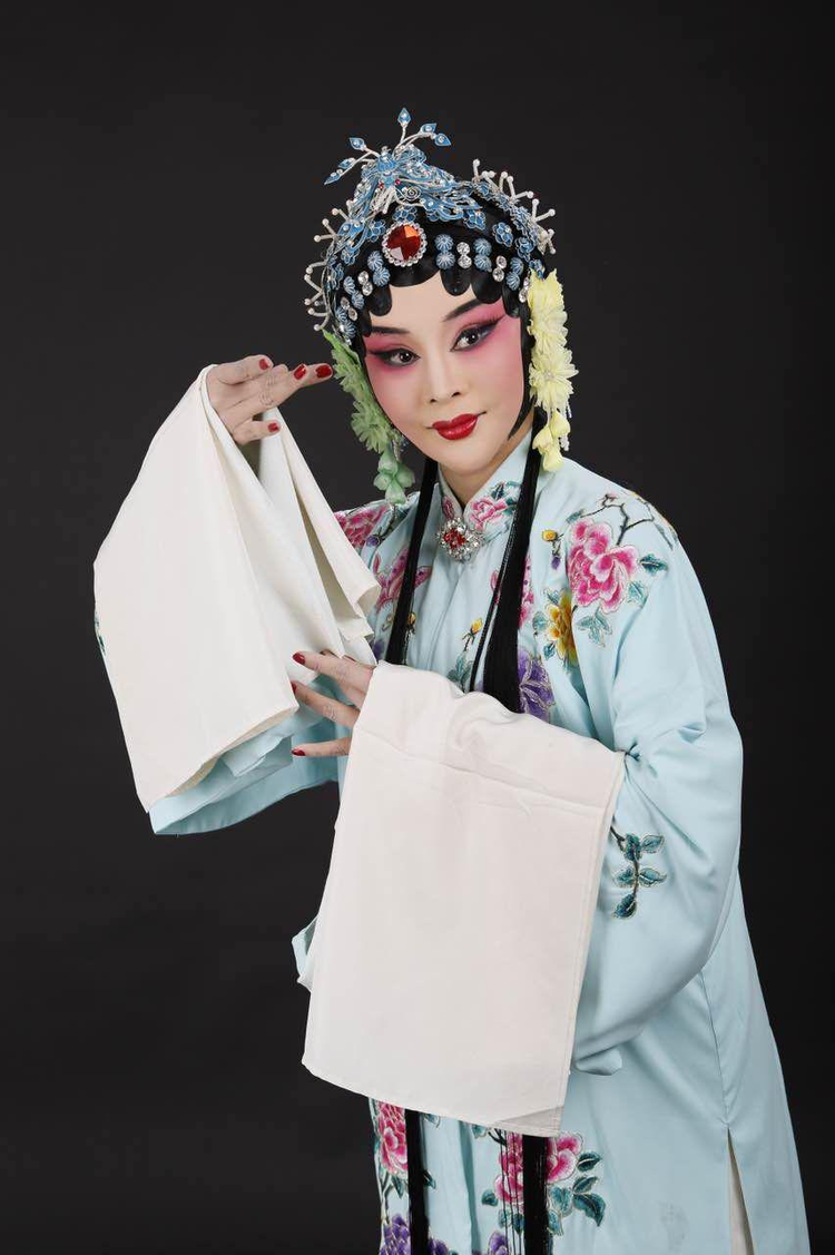 彭越[唐山演艺集团公司评剧团演员]