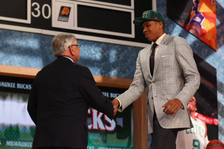 扬尼斯·阿德托昆博