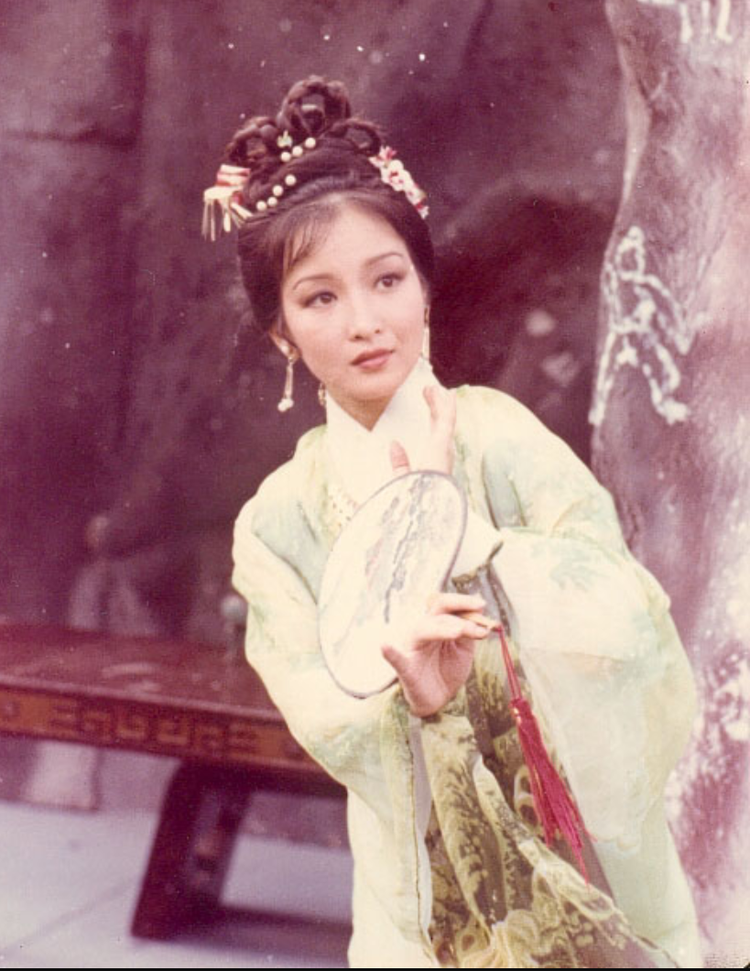 黄杏秀