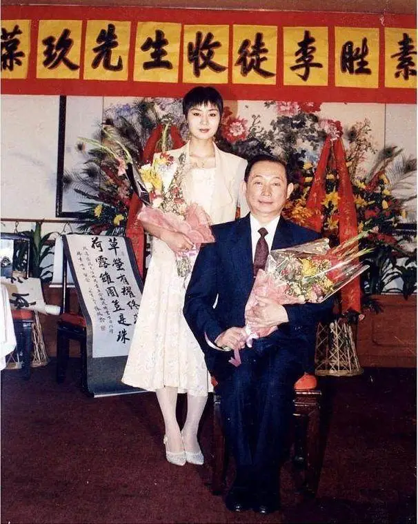 李胜素