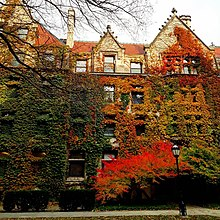 220px-University_of_Chicago_at_Fall.jpeg