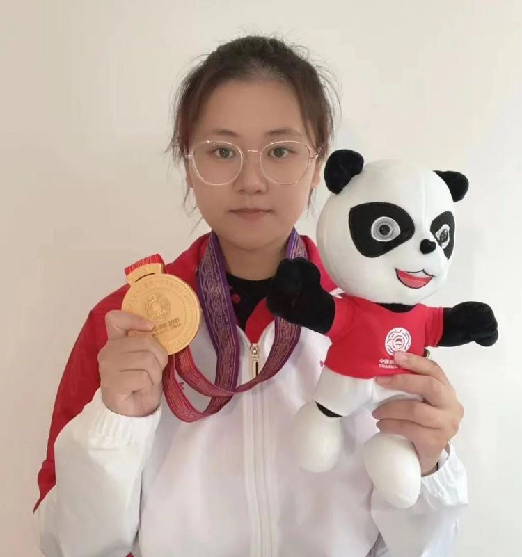 韩佳予全运会冠军.png