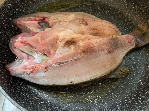 煎鲈鱼