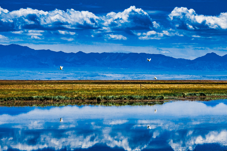 阿克塞哈萨克族自治县