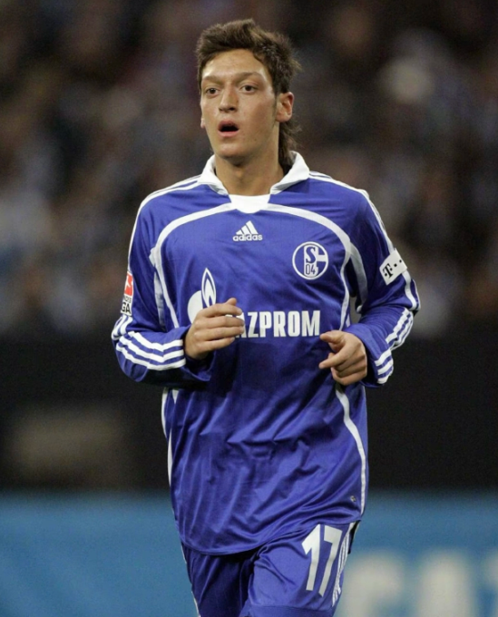 梅苏特·厄齐尔