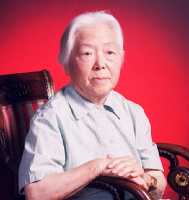 李力群