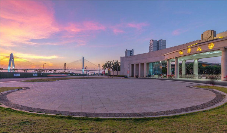 海南大学