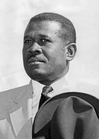 保罗·欧仁·马格卢瓦尔