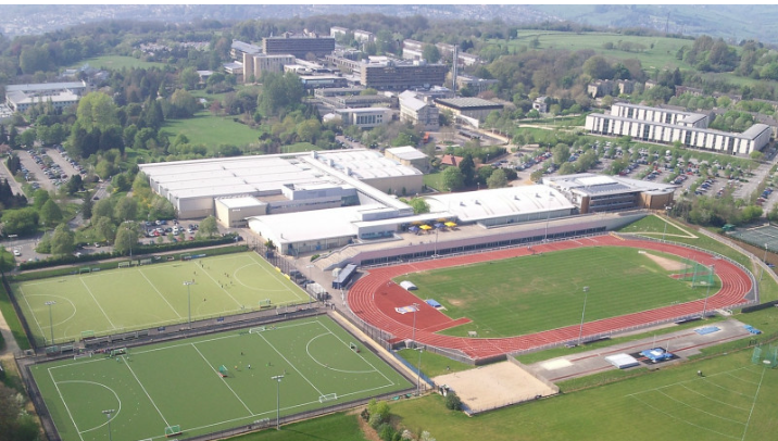 巴斯大学