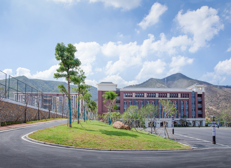 广东肇庆航空职业学院