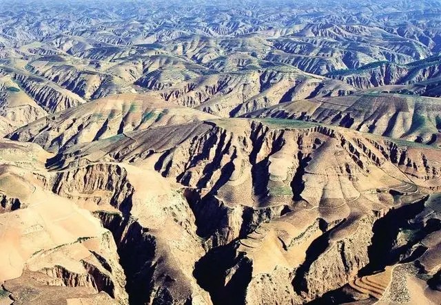 黄土峁.png