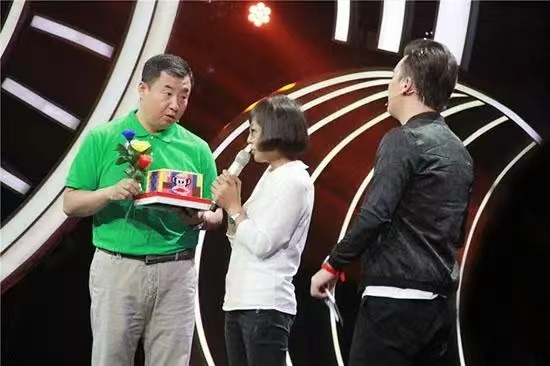 宁文彤