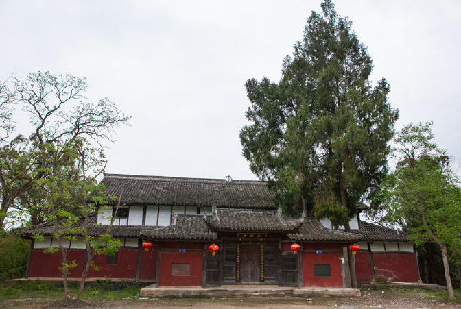阆中市